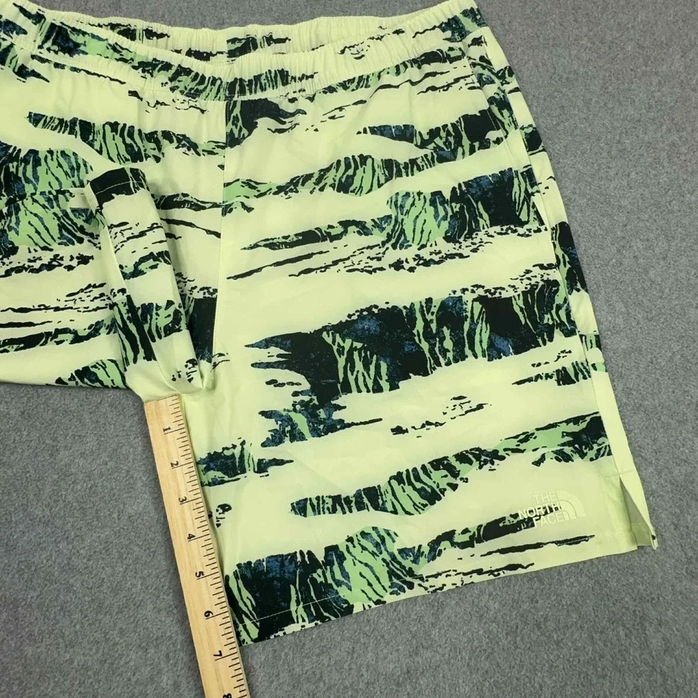The North Face Men's Wander Shorts Size‎ L Green New Lightweight Hiking Outdoor